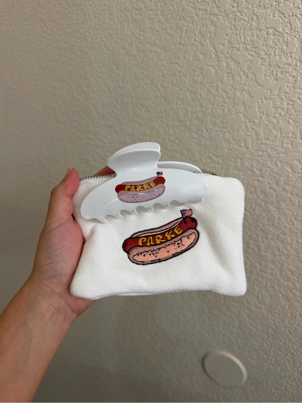 Parke Hot Dog Hair Clip with Pouch